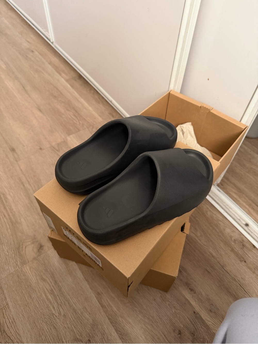 Minimal Black Slip-On Foam Sandals - Lightweight Comfort
